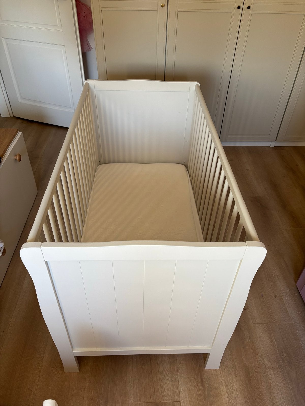 Ledikant (babybed) zonder matras 60x120cm, Ophalen, Zo goed als nieuw, Ledikant