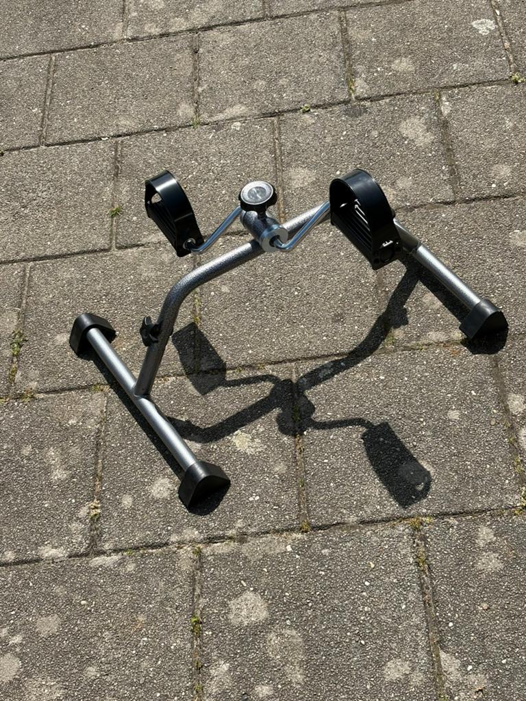 Trainingsfiets, Sport en Fitness, Ophalen, Zo goed als nieuw, Buik, Hometrainer