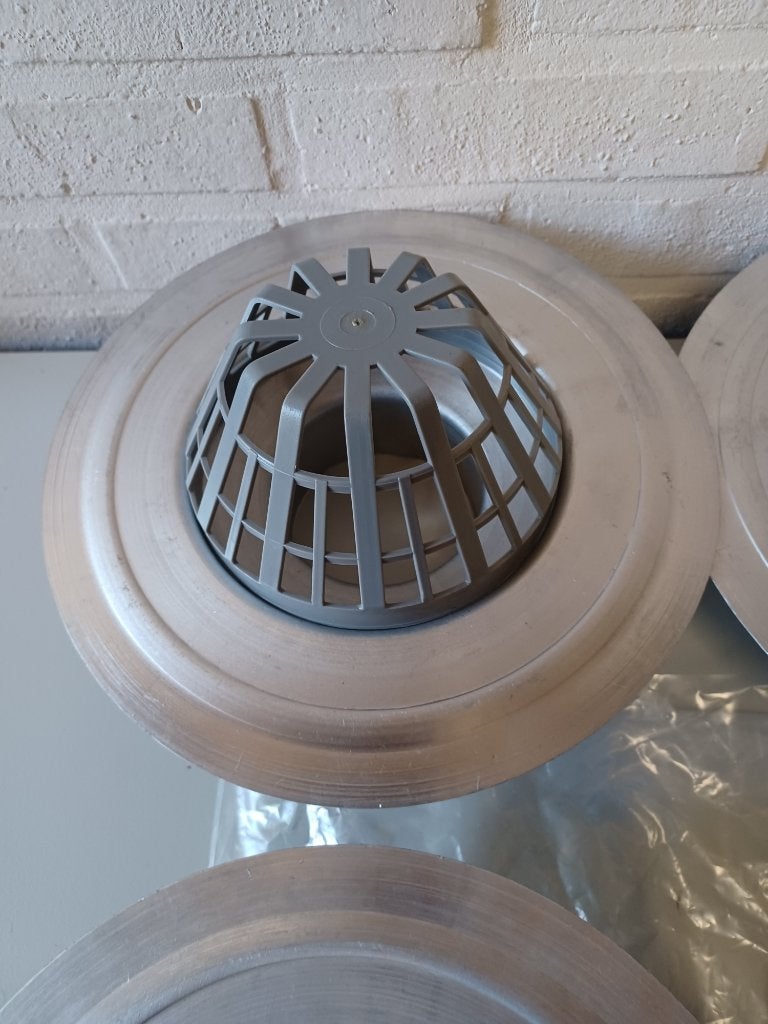 NIEUWE aluminium dakdoorvoer kiezelbak plakplaat 100 mm, Overige typen, Ophalen of Verzenden, Minder dan 2 meter, 80 mm of meer