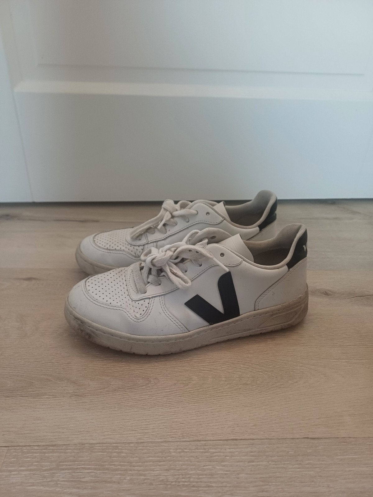 Veja sneakers maat 38 wit zwart, Wit, Veja, Ophalen of Verzenden, Sneakers of Gympen