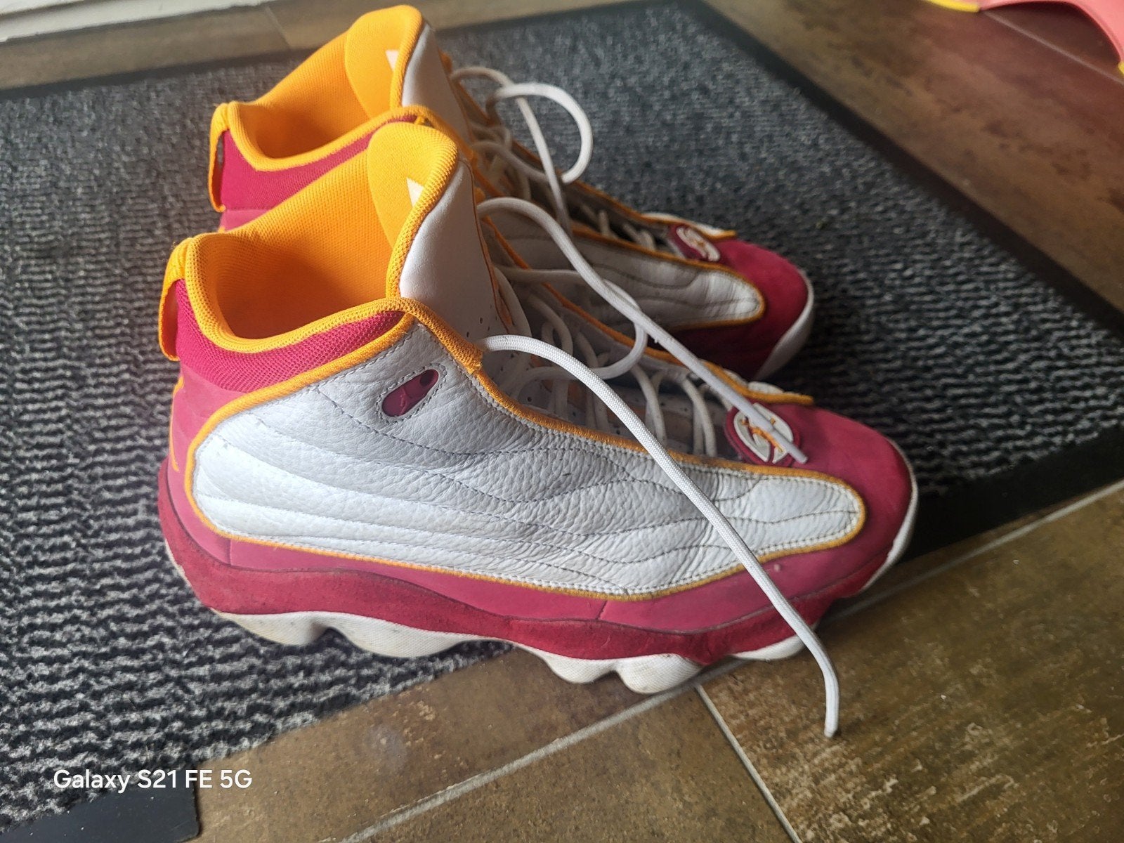 Jordan basketbal schoenen maat 42,5, Sport en Fitness, Basketbal, Ophalen of Verzenden, Zo goed als nieuw, Schoenen
