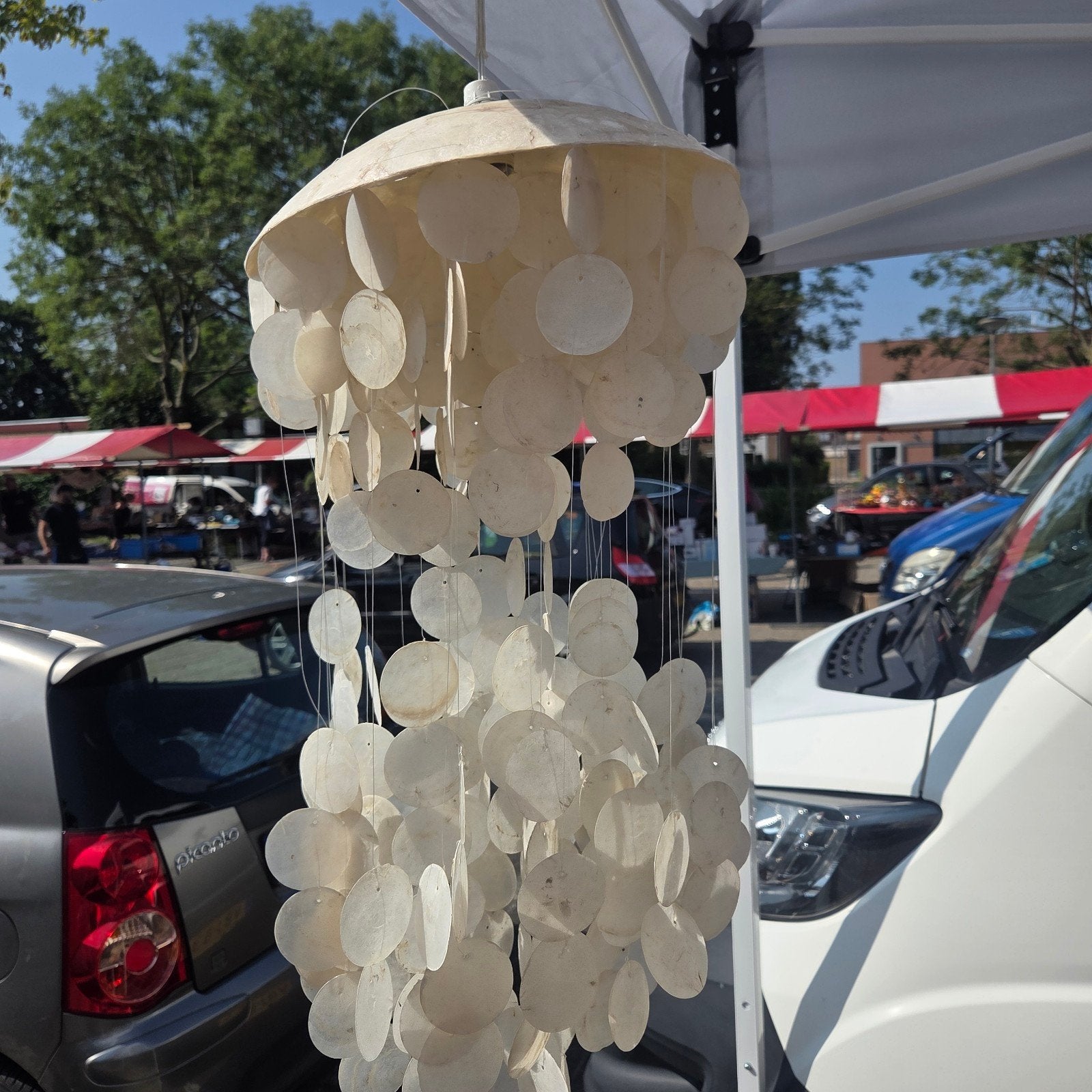 Capiz lamp, Ophalen