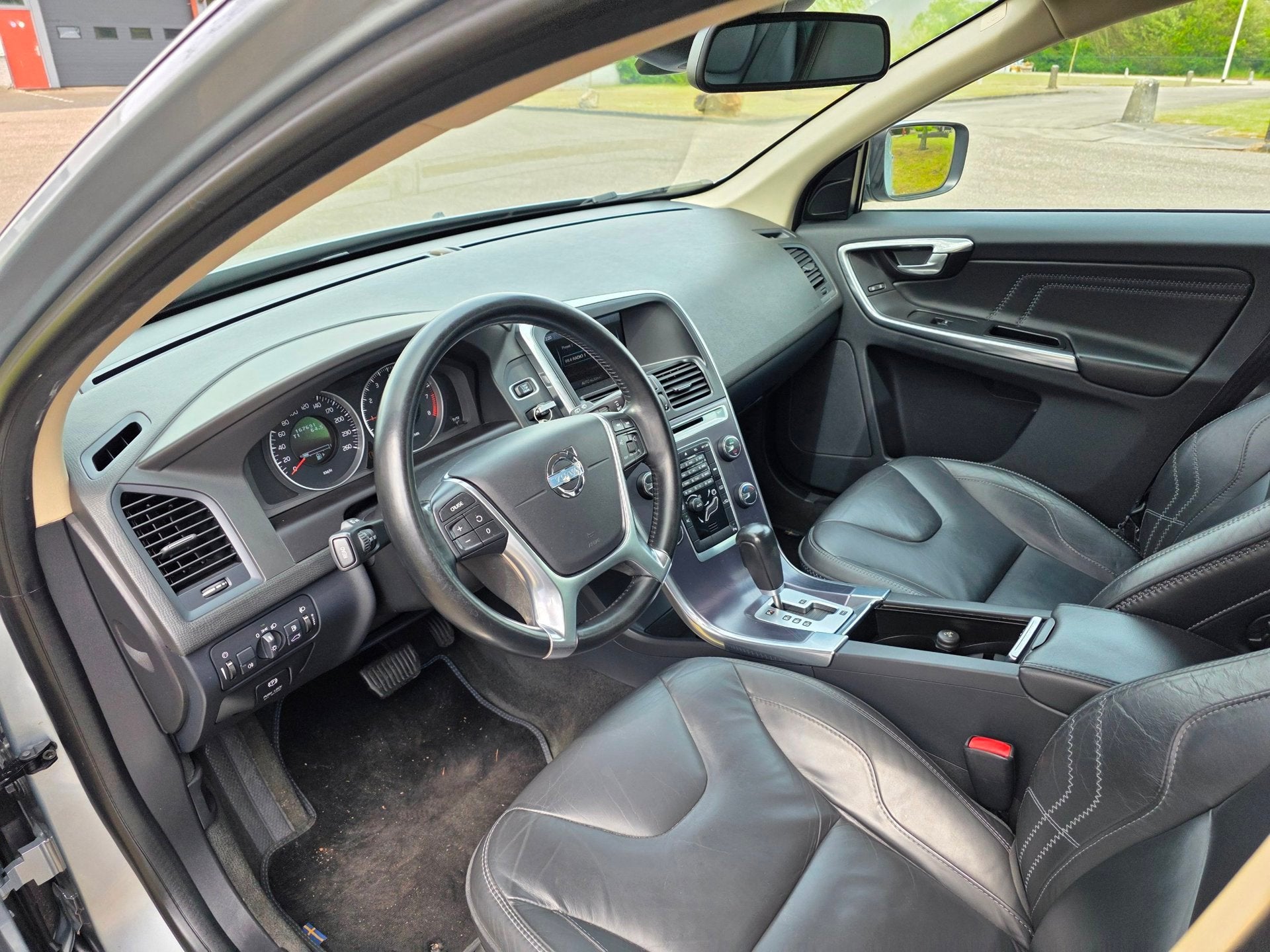 Volvo XC60 2.0 T5 Ocean Race AUTOMAAT/leer/NAVI, Auto's, Zwart, 4 cilinders, Bedrijf, XC60