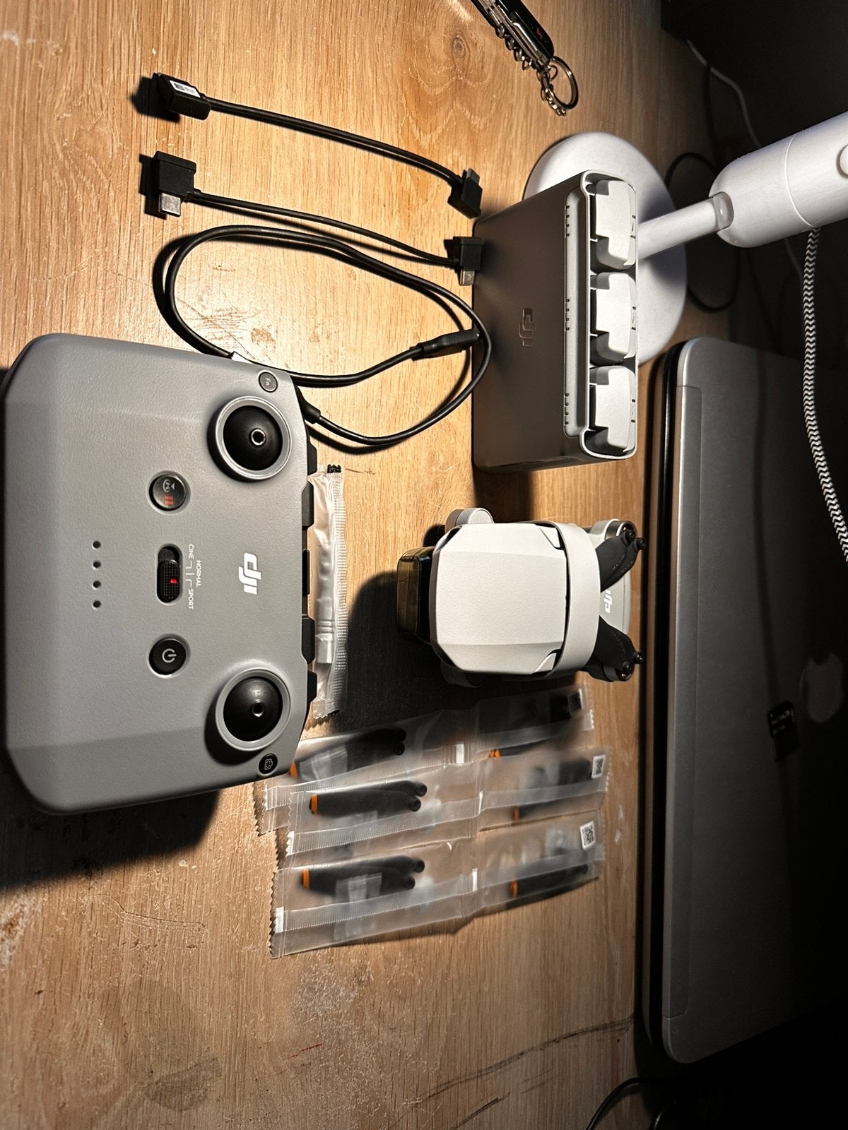 Dji mini 2 se fly more combo met extra accessoires, Cameradrone, 5 tot 10 kilometer, Altitude Hold, Zo goed als nieuw