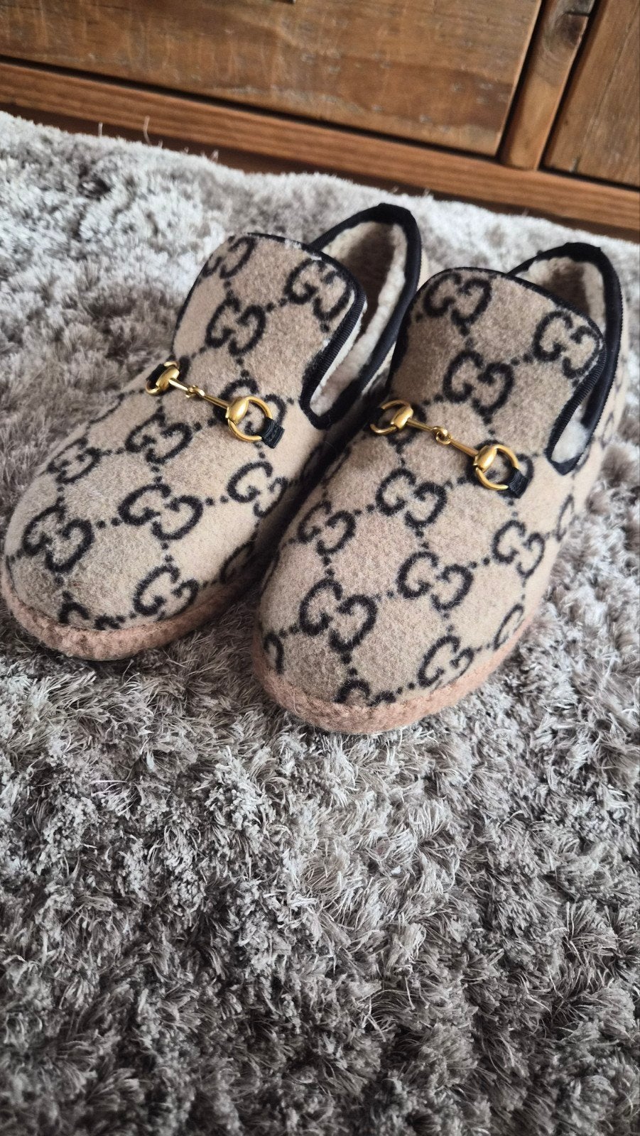 Gucci instappers met bont - Maat 39, Ophalen of Verzenden, Zo goed als nieuw, Instappers