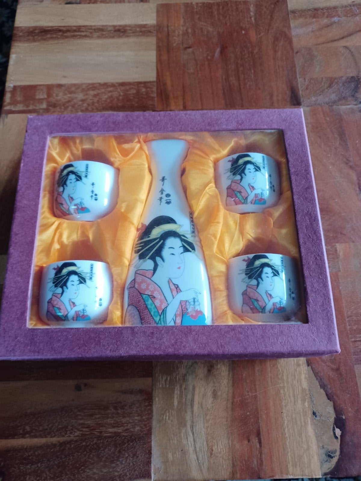 Japanse Sake Set met Geisha Design, Verzenden