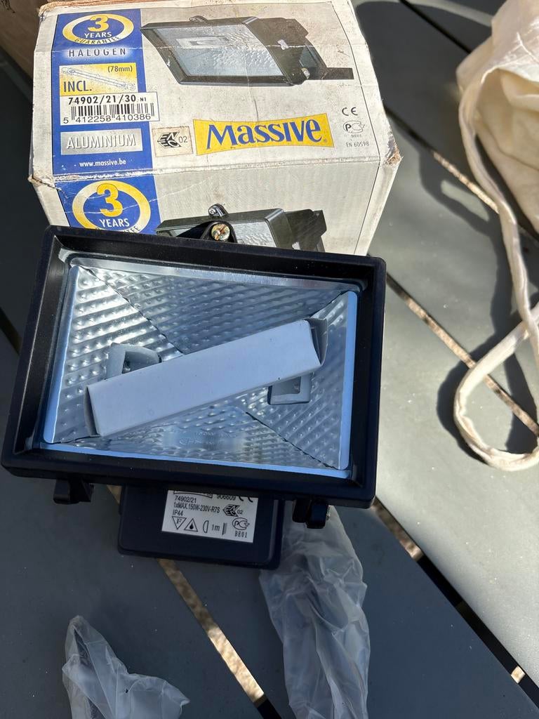 Massive Halogeen Buitenlamp - Nieuw in Doos, Ophalen, Overige typen, Netvoeding, 50 tot 250 watt