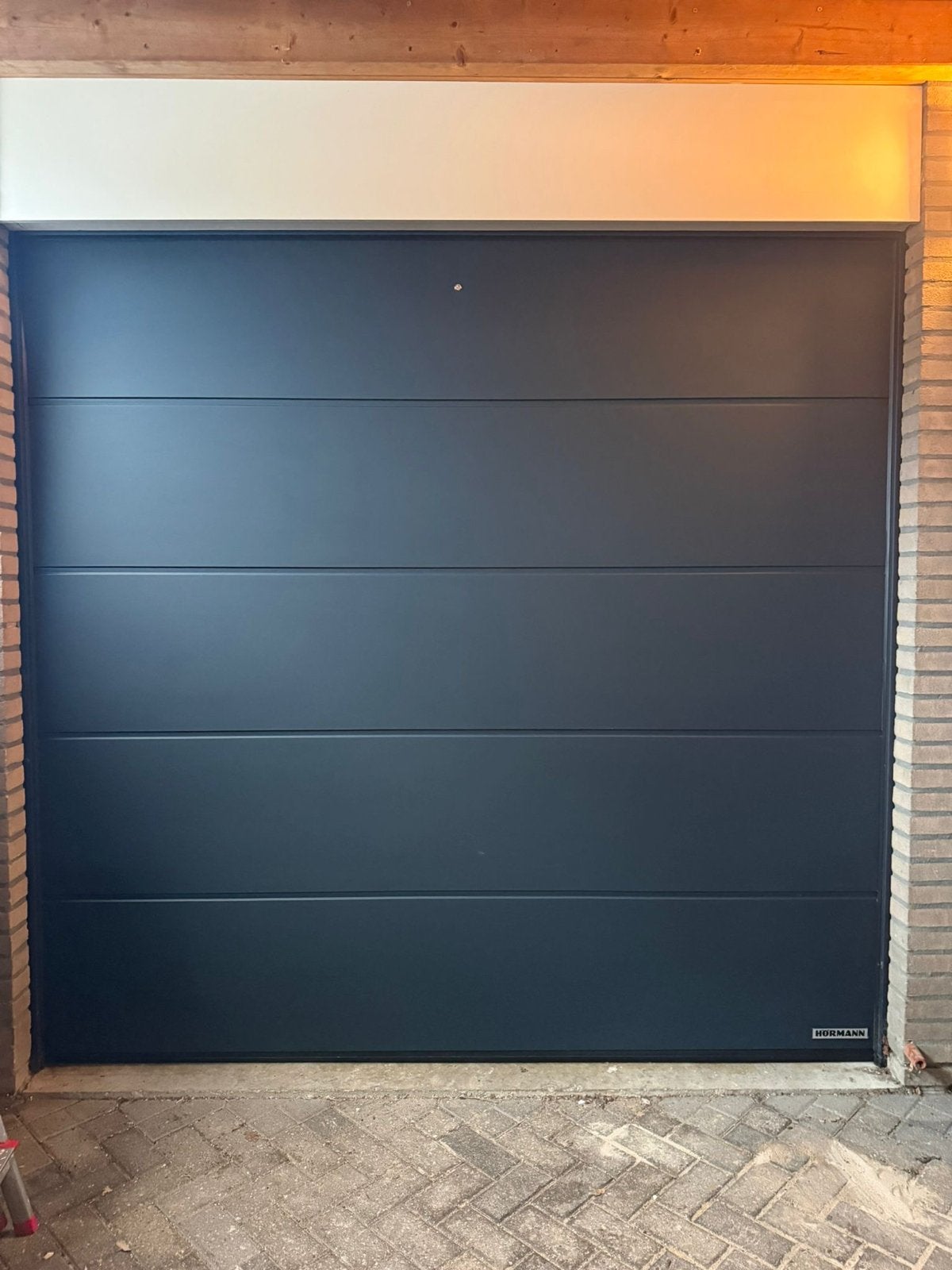 Hörmann Garagedeur met elektrische aandrijving, Ophalen, Garagedeur, Zo goed als nieuw, Metaal