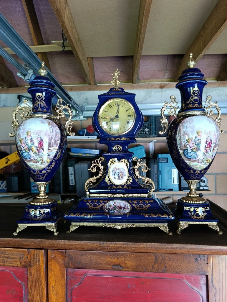 Klokkenstel in porselein, Ophalen