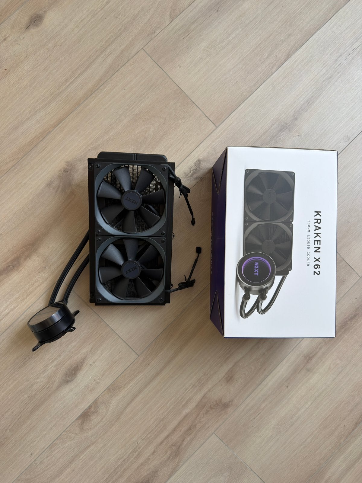 NZXT kraken x62 280mm, Ophalen of Verzenden, Zo goed als nieuw