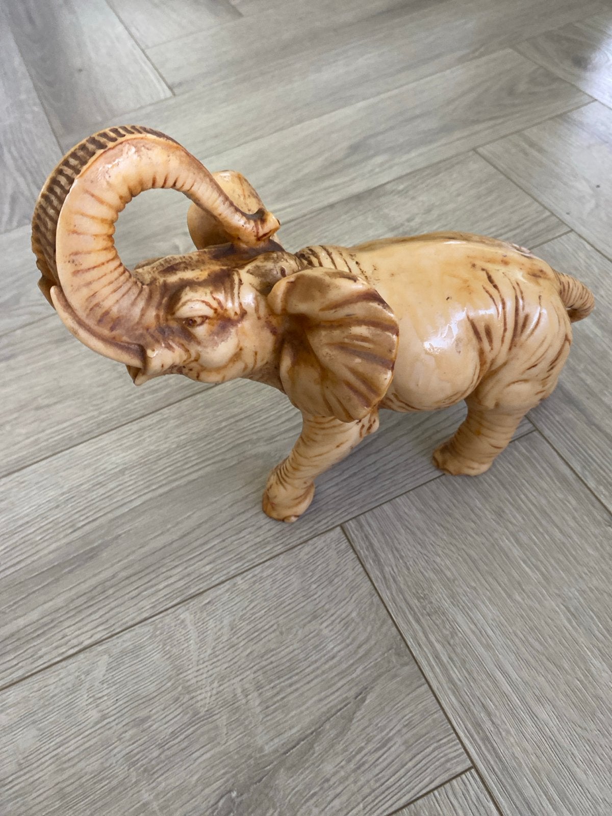Olifant uit Thailand, slurf omhoog - Gelukssymbool, Gebruikt, Ophalen of Verzenden, Oosters, Beige