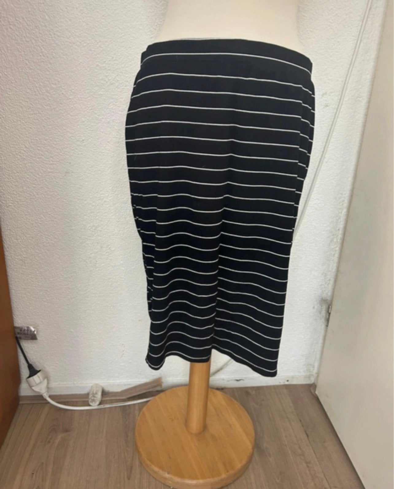 Gestreepte dames midi rok | Hema | maat L | als nieuw, Zwart, Maat 42/44 (L), Ophalen of Verzenden, Zo goed als nieuw