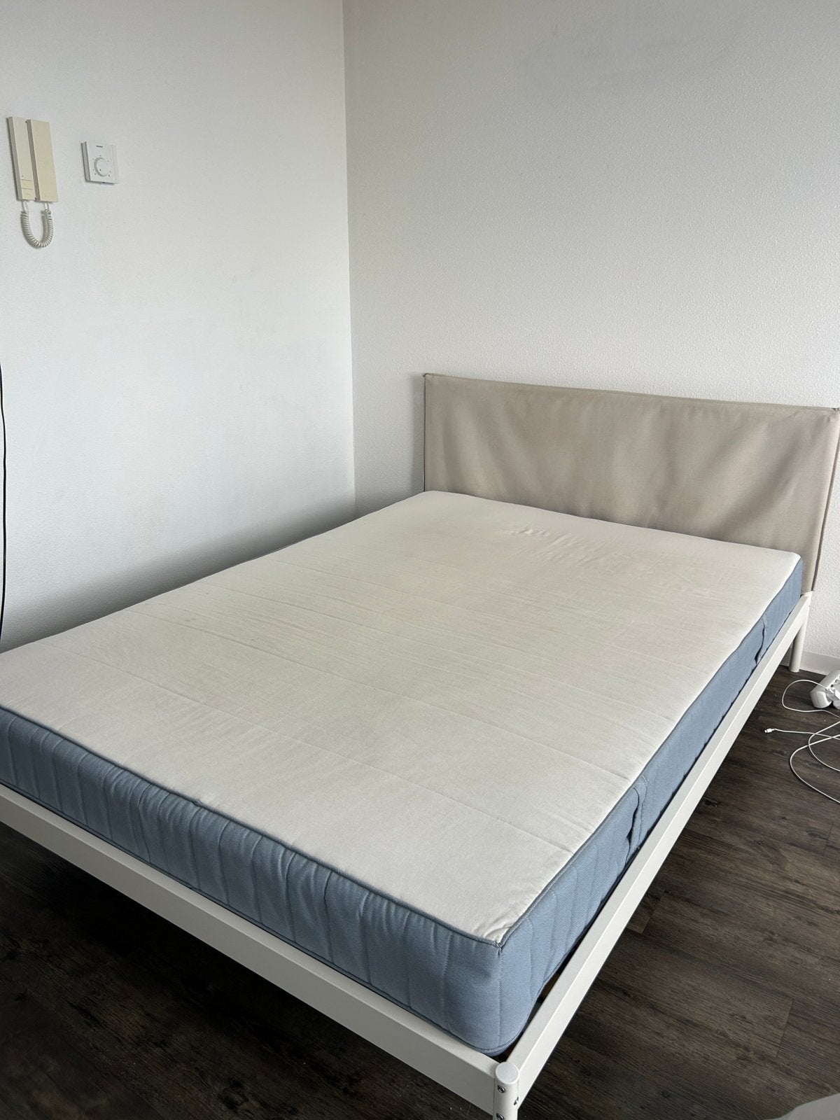 140x200 Mattress and bed frame, Huis en Inrichting, Slaapkamer | Bedden, Ophalen, Gebruikt, Tweepersoons