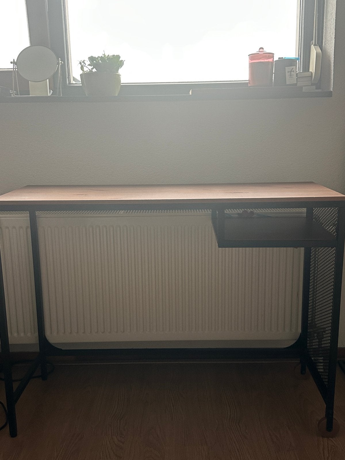 IKEA FJÄLLBO laptoptafel 100x37cm - Ideaal voor kleine ruimt, Ophalen, Hout, Bruin, Zo goed als nieuw
