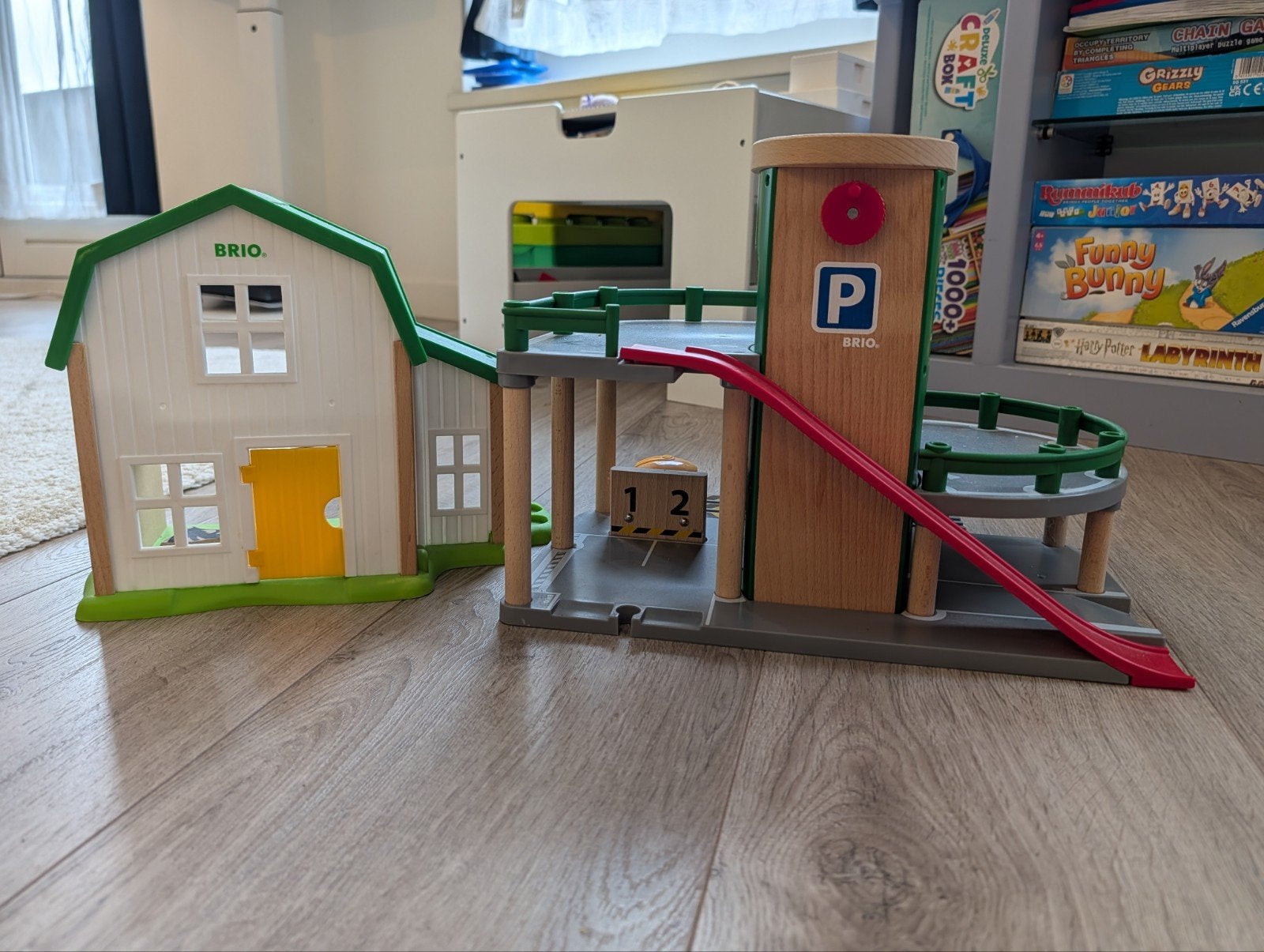 Brio Garage en Huis Set - Gebruikt, Goede Staat, Kinderen en Baby's, Ophalen, Gebruikt, Overige typen