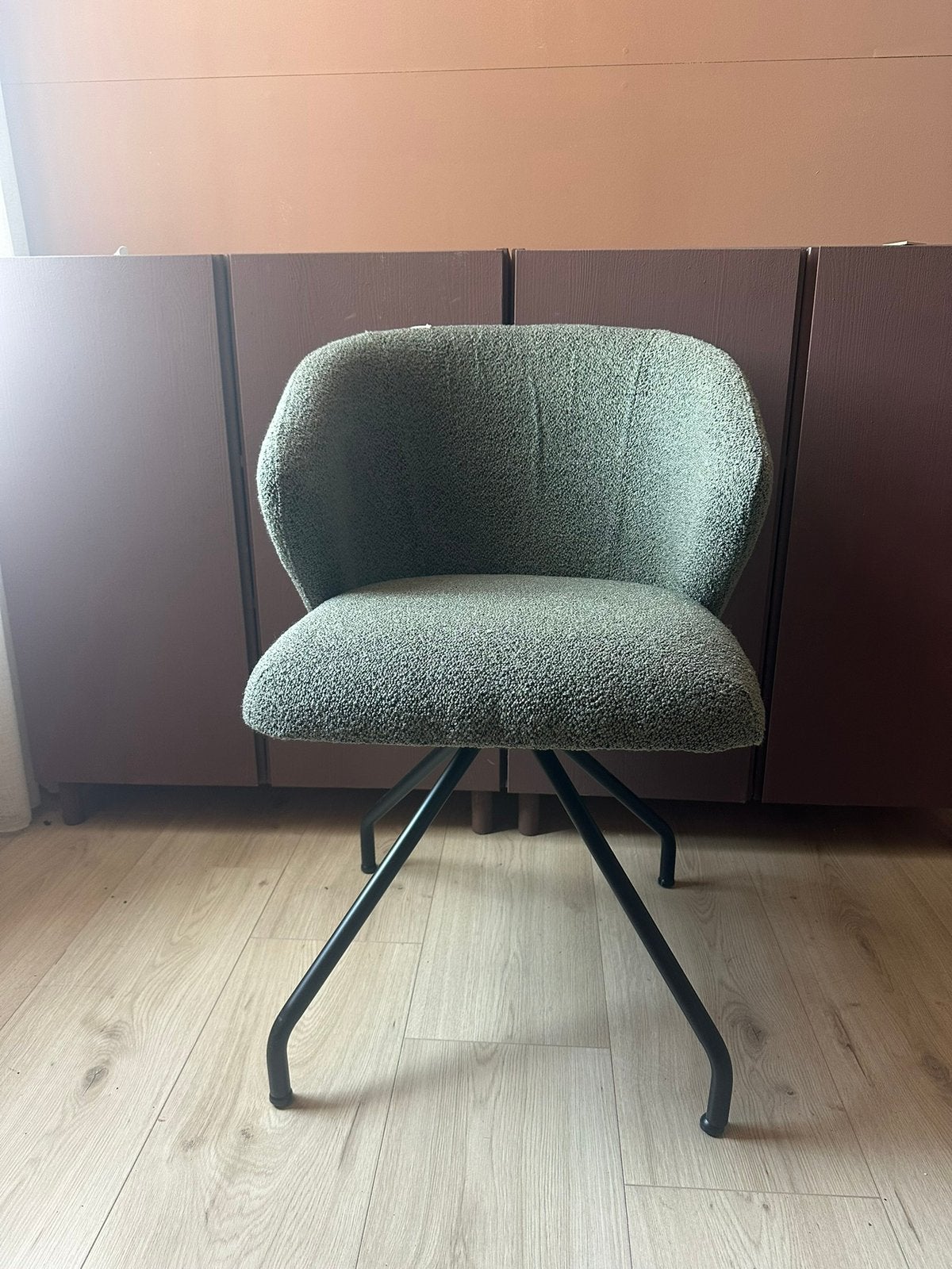 HelloChair HC111 Delfa, Ophalen, Zo goed als nieuw, Stof, Minder dan 50 cm