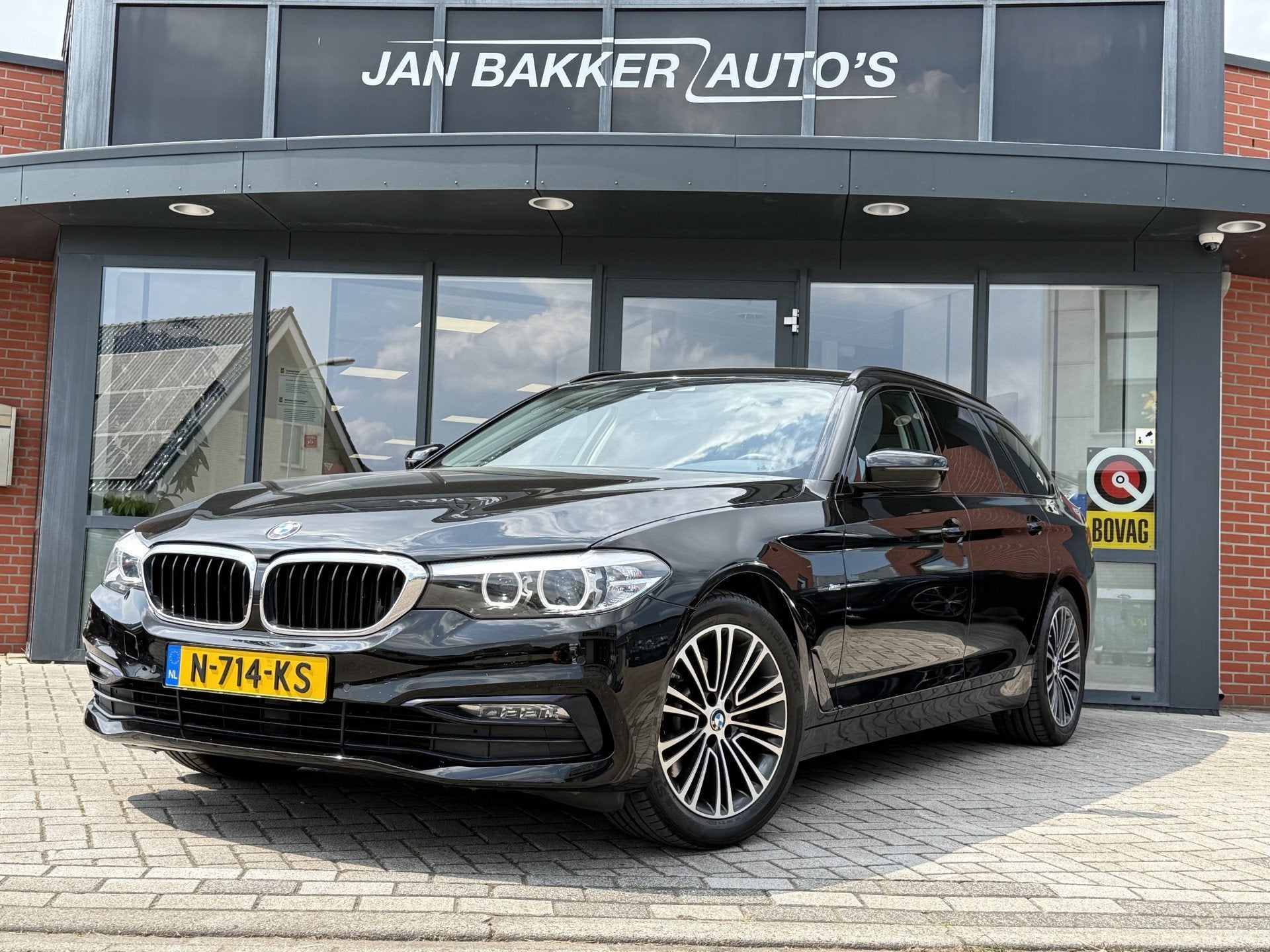 BMW 5 Serie Touring 520i High Executive ✅ SportLine ✅Spo, Automaat, Achterwielaandrijving, Gebruikt, 4 cilinders