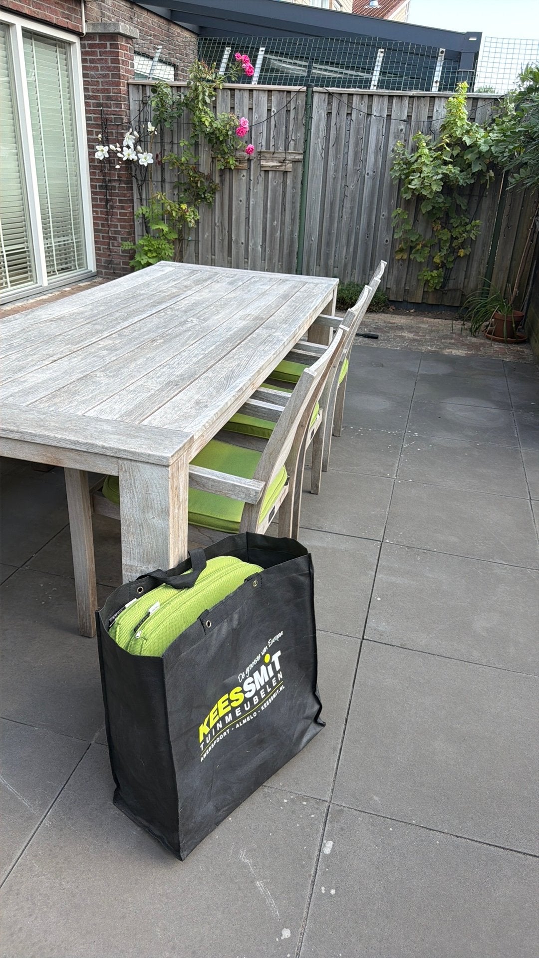 ROUGH Teakhouten Tuinset - Tafel met Bank en Stoelen, Tuin en Terras, Tuinsets en Loungesets, Ophalen, Gebruikt, 6 zitplaatsen
