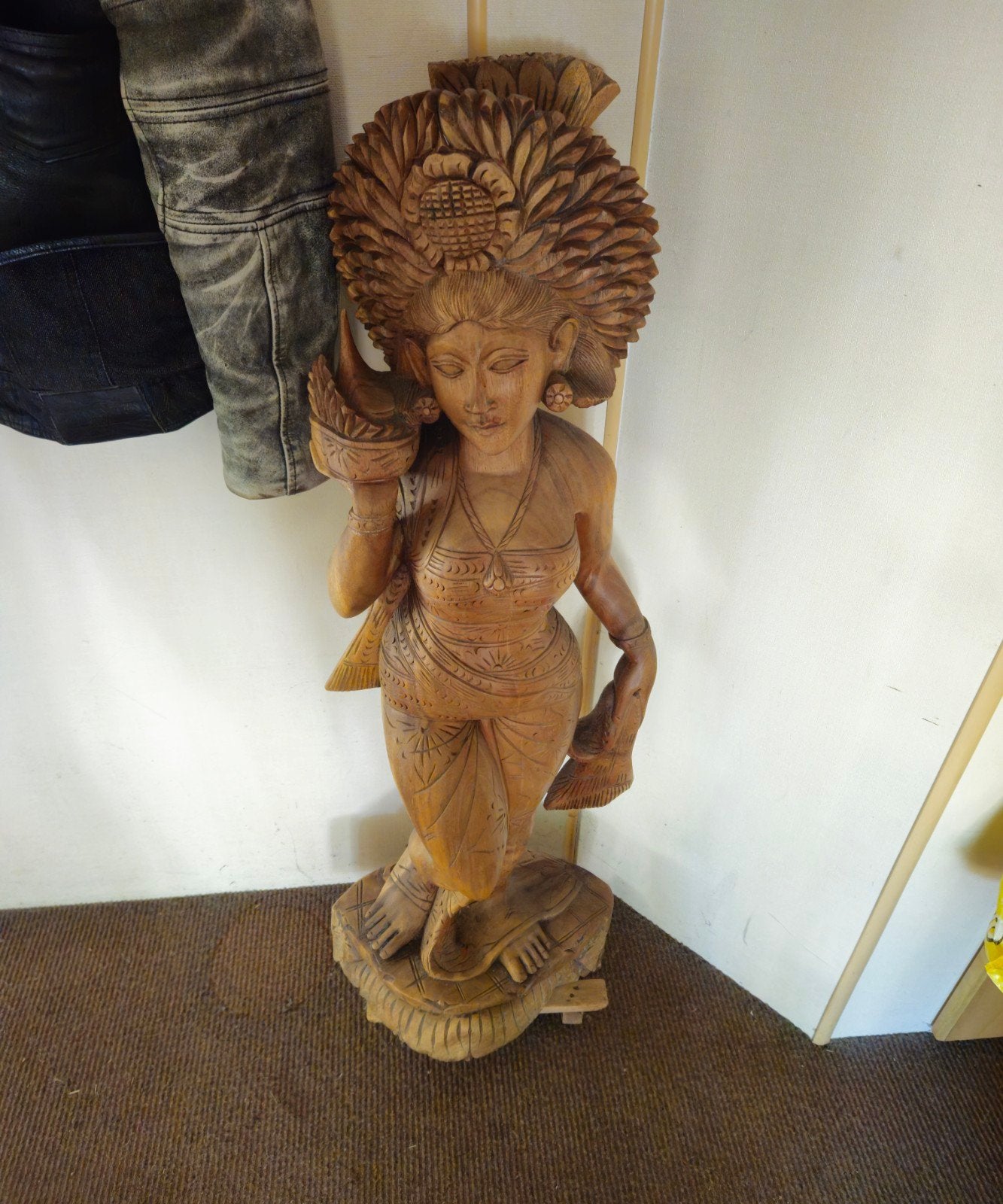 Handgemaakt Balinees houten beeld, Ophalen of Verzenden, Handgemaakt, 1 meter - 2 meter, Beeld