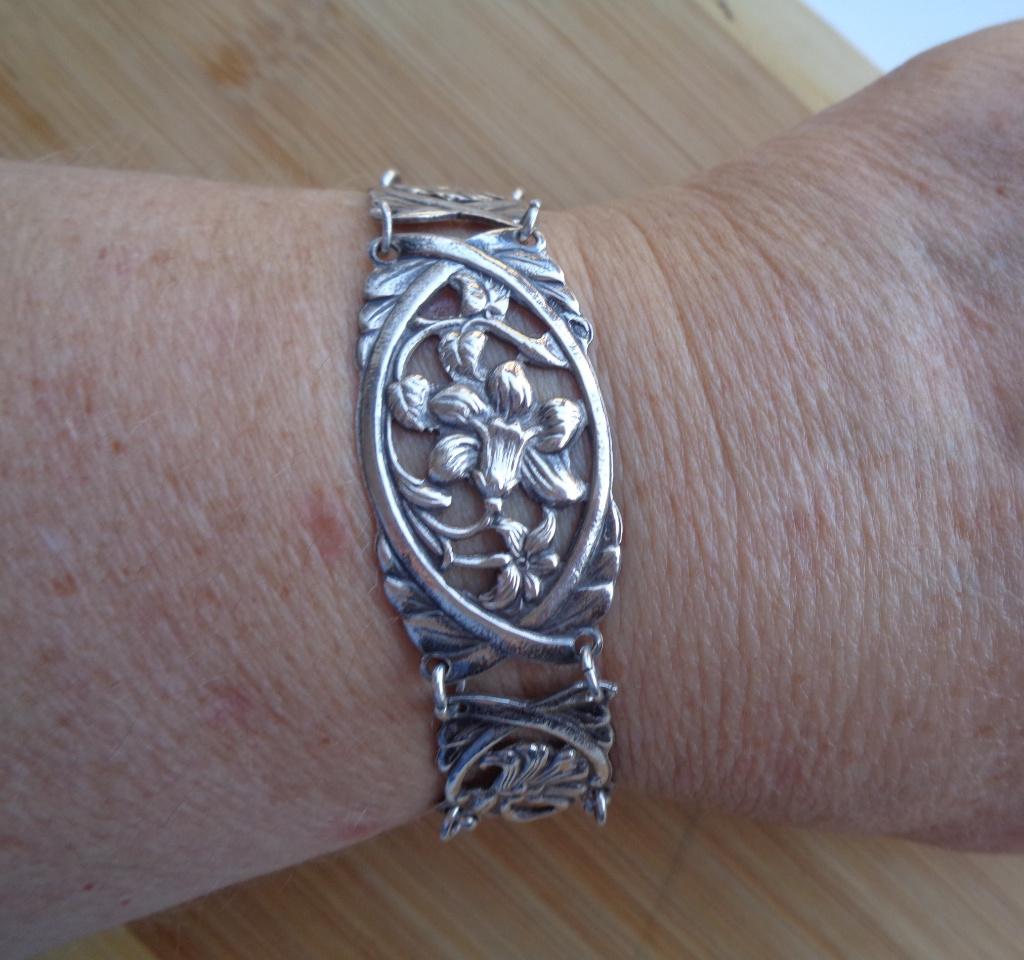 zilveren armband met bloemen schildjes [650], Verzenden, Zo goed als nieuw, Zilver, Zilver