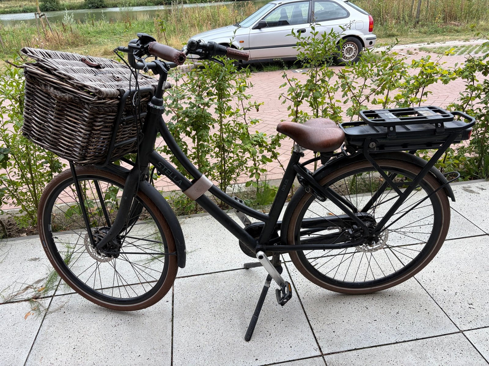 Stella Dolce elektrische fiets met mand en lage instap, Fietsen en Brommers, Fietsen | Dames | Damesfietsen, 50 tot 53 cm, Schijfrem