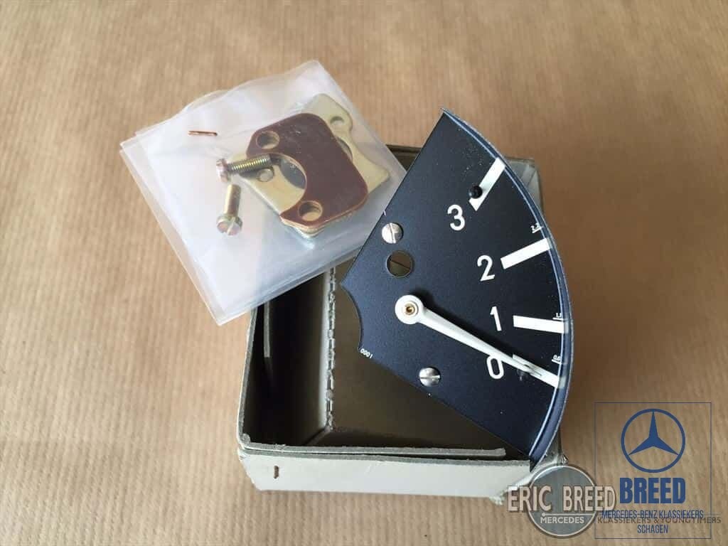 NOS oliedrukmeter voor Mercedes-Benz W114 W115 (/8), -, Nieuw, Ophalen of Verzenden, -