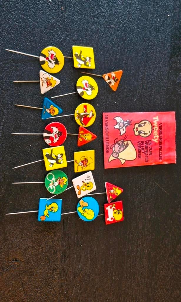 Vintage Looney Tunes speldjes 1977, Verzamelen, Speldjes, Pins en Buttons, Ophalen of Verzenden, Zo goed als nieuw