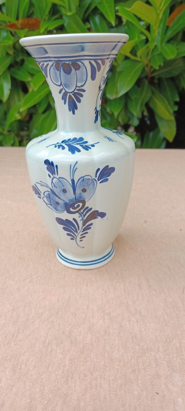 Delfts Blauw vaasje met molen en bloemmotief, Antiek en Kunst, Antiek | Vazen, Ophalen of Verzenden