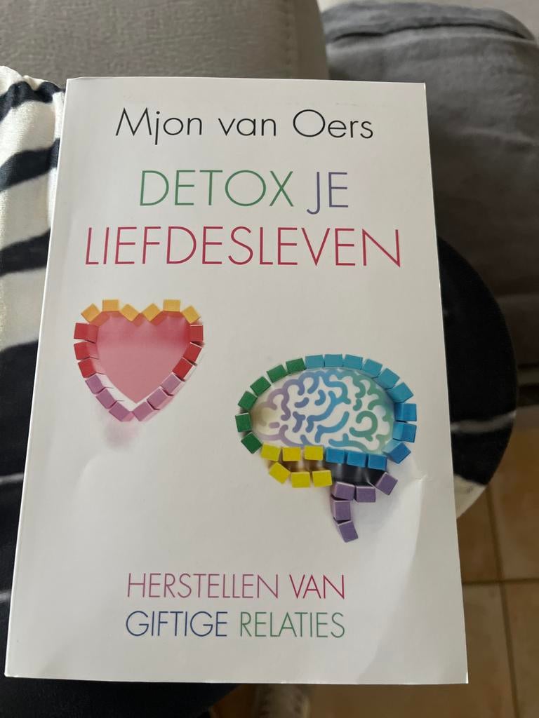 Mjon van Oers - Detox je liefdesleven, Ophalen of Verzenden, Gelezen, Nederland