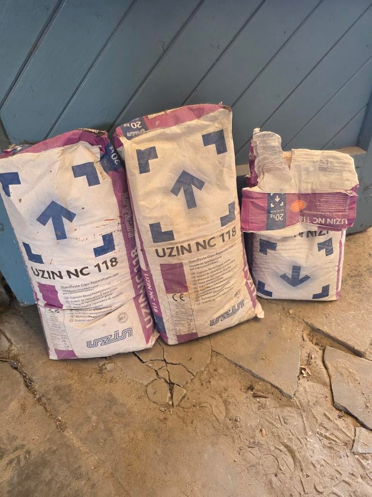 Uzin NC 118 gipsreparatiemortel, 2x nieuw, 1x aangebroken, Ophalen, Nieuw, Minder dan 20 cm, 10 m² of meer