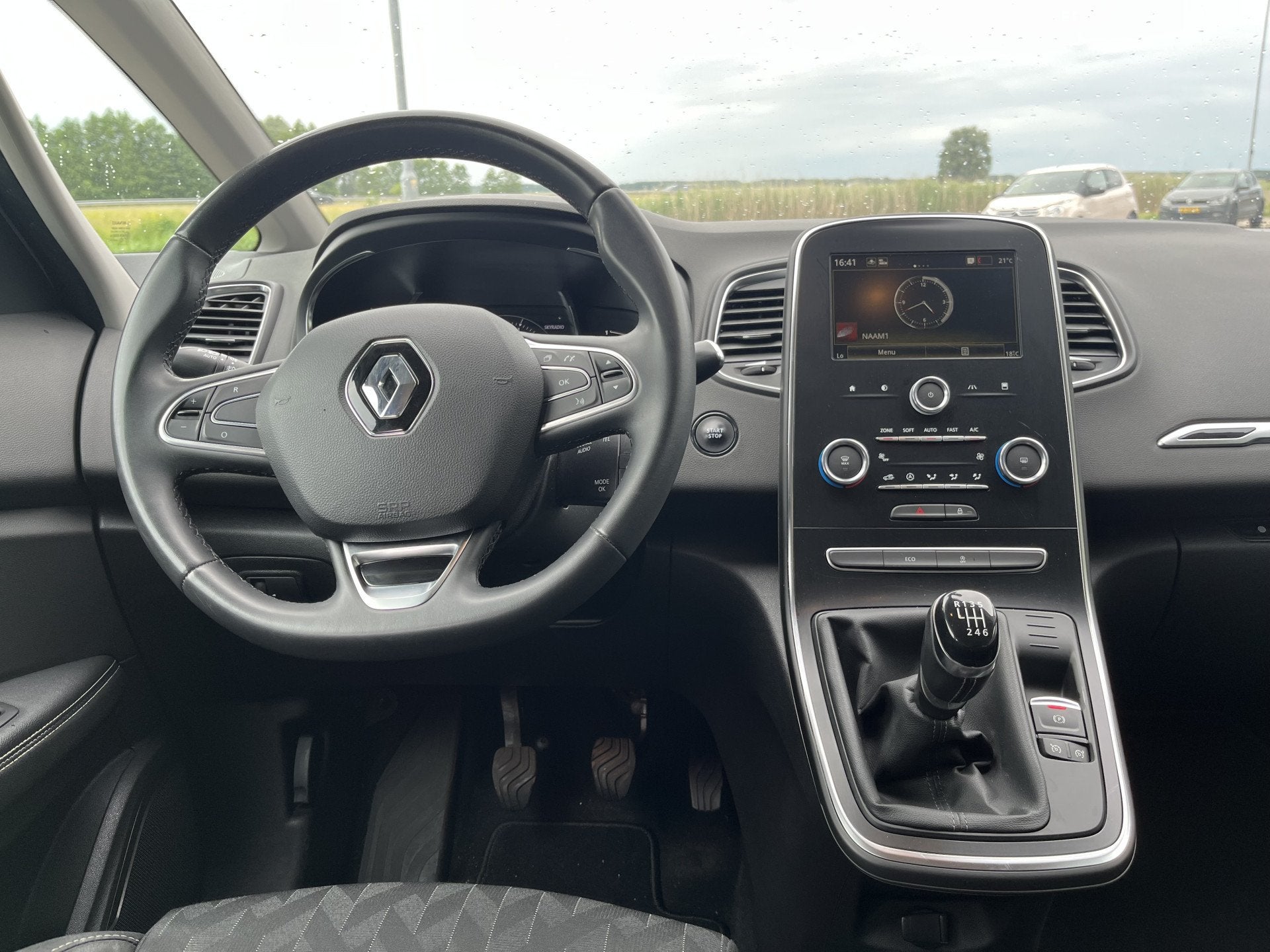 Renault Grand Scénic 1.3 TCe Limited 140PK / Trekhaak / Par, Voorwielaandrijving, 12 maanden, Stof, 4 cilinders