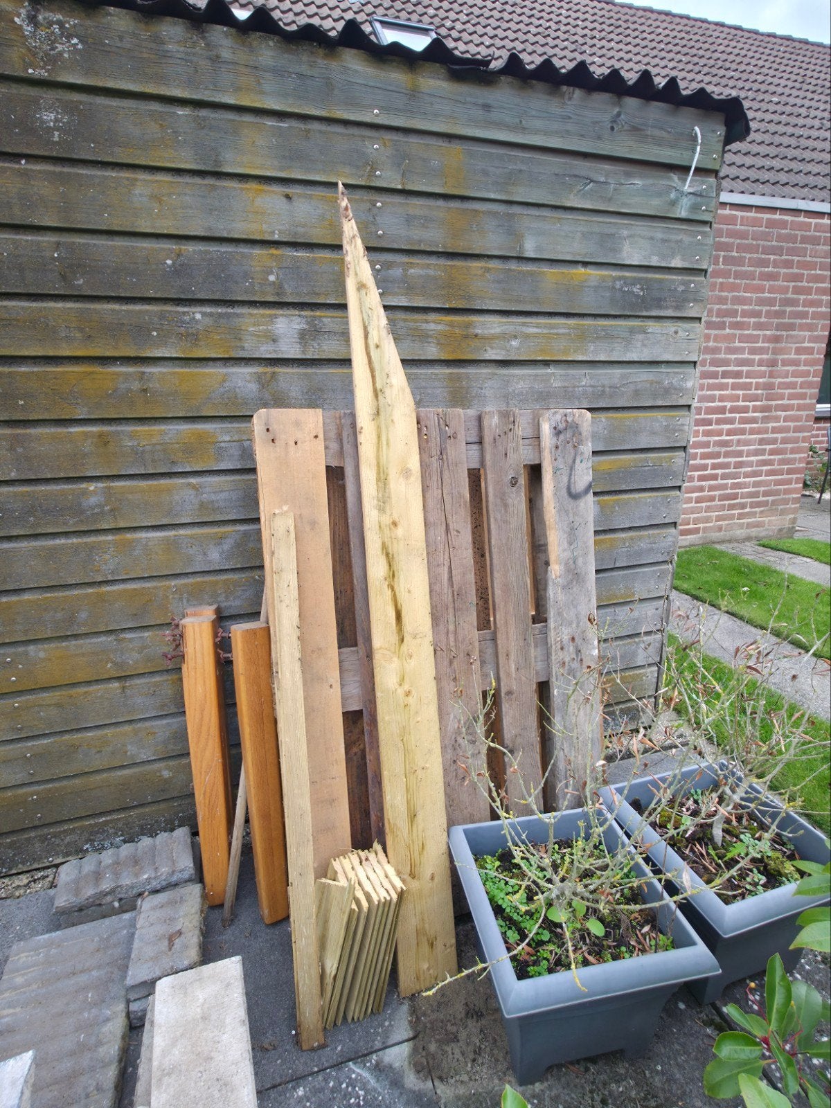 Gratis diverse houten planken, balken, pallets, Doe-het-zelf en Verbouw, Ophalen, Gebruikt, Overige typen, Overige houtsoorten