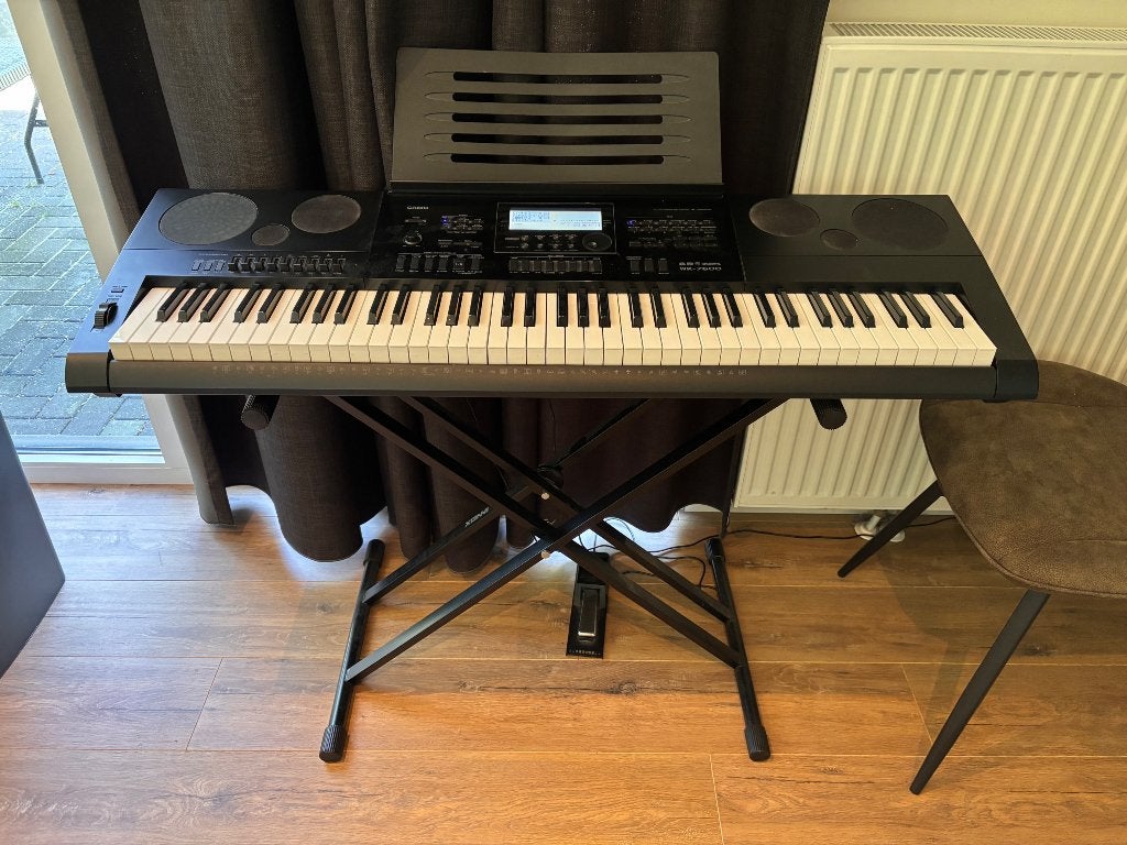 Casio wk-7600, 76 toetsen, incl draagzak, pedaal, standaard, Muziek en Instrumenten, Keyboards, Ophalen, Casio, Gebruikt, Midi-aansluiting