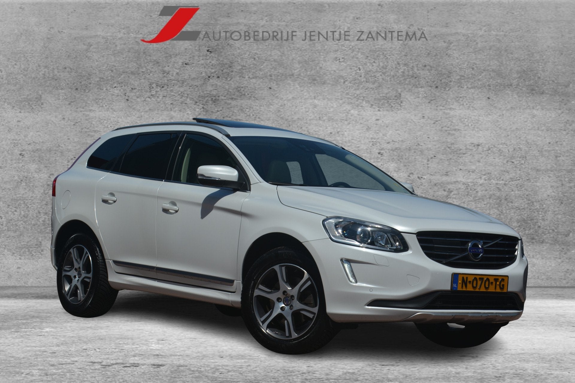 Volvo XC60 2.4 D4 Summum | Navigatie | Leer | Elek stoelen |, Automaat, Euro 5, Gebruikt, 197 €/maand
