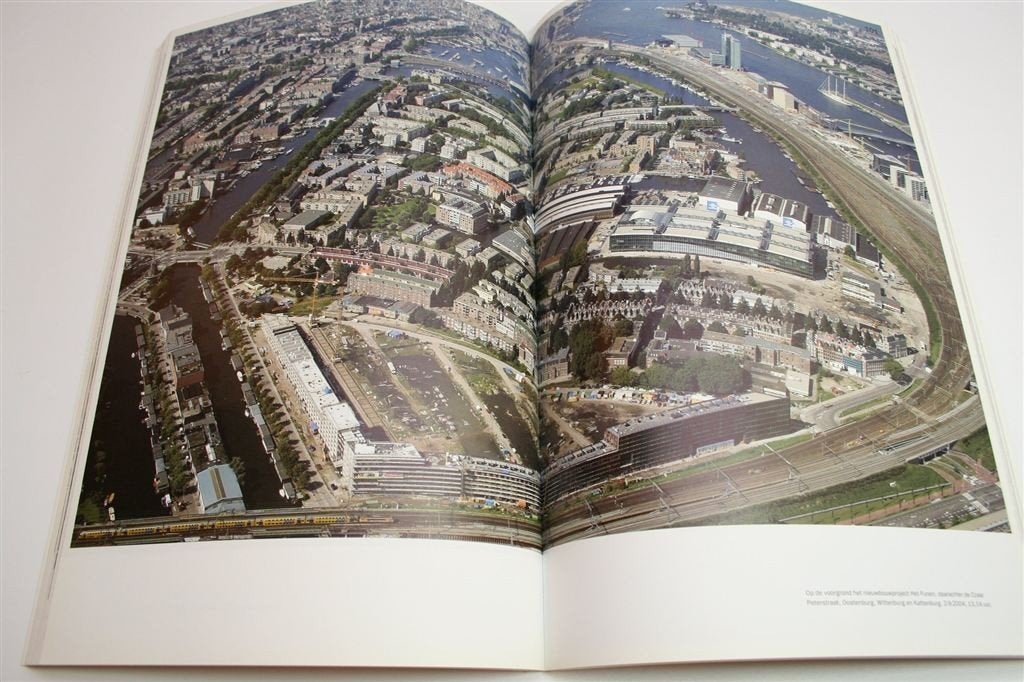 Amsterdam Onbewolkt — De Luchtfoto\'s van Het Parool, Boeken, Ophalen of Verzenden, Gelezen