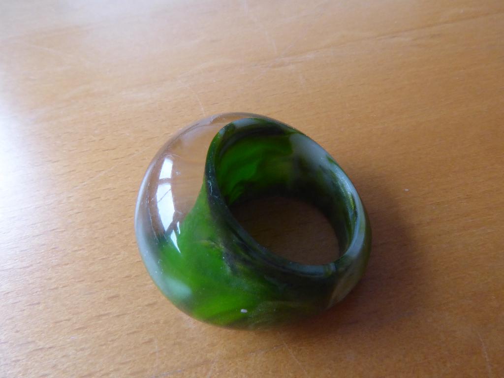 Zsiska ring groen, Kunststof, 19 tot 20, Ophalen of Verzenden, Zo goed als nieuw