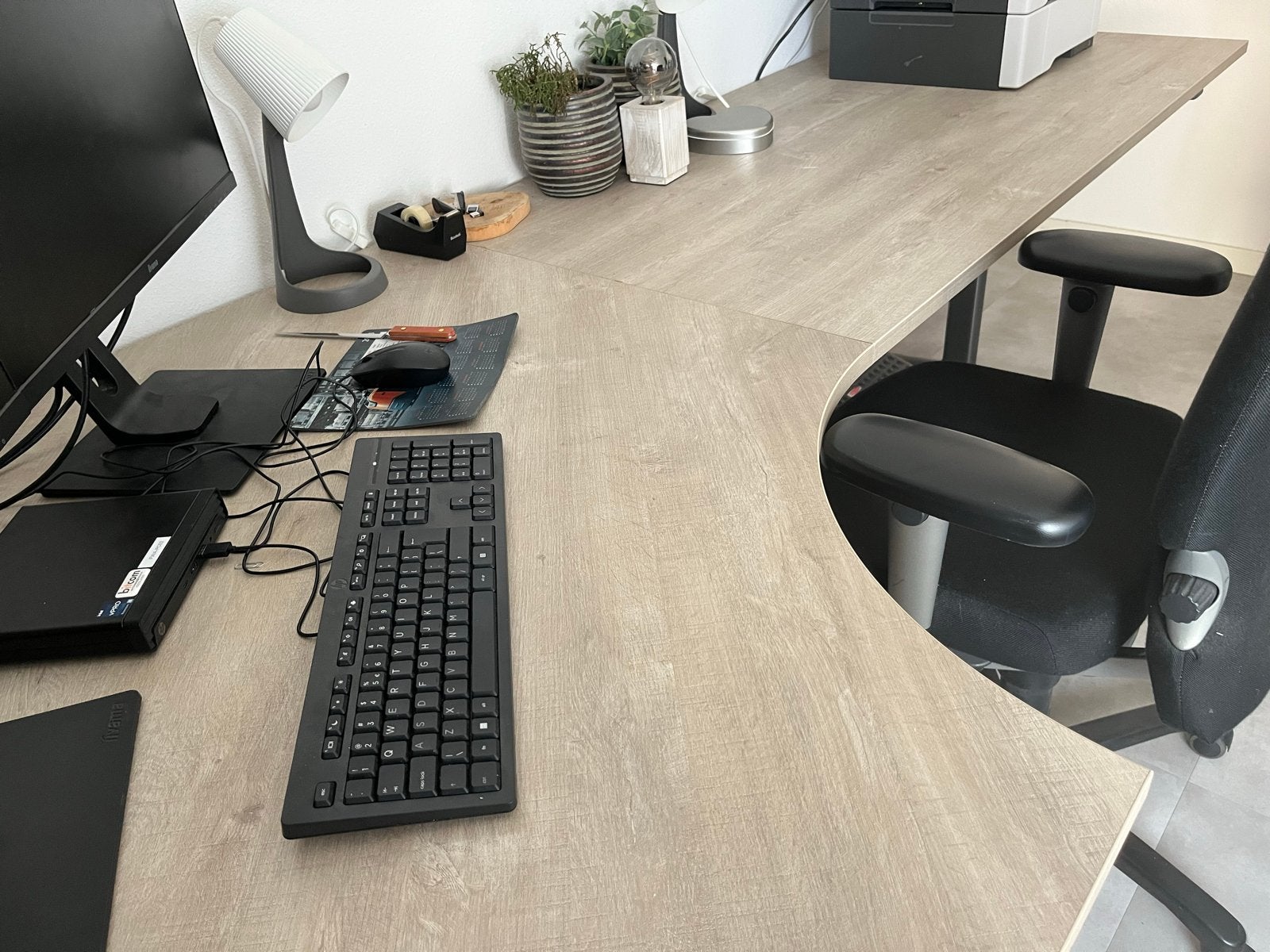 Verstelbaar Hoekbureau - Modern en Ruim, Huis en Inrichting, Bureaus, Ophalen, Spaanplaat of MDF, Hoekbureau, Zo goed als nieuw