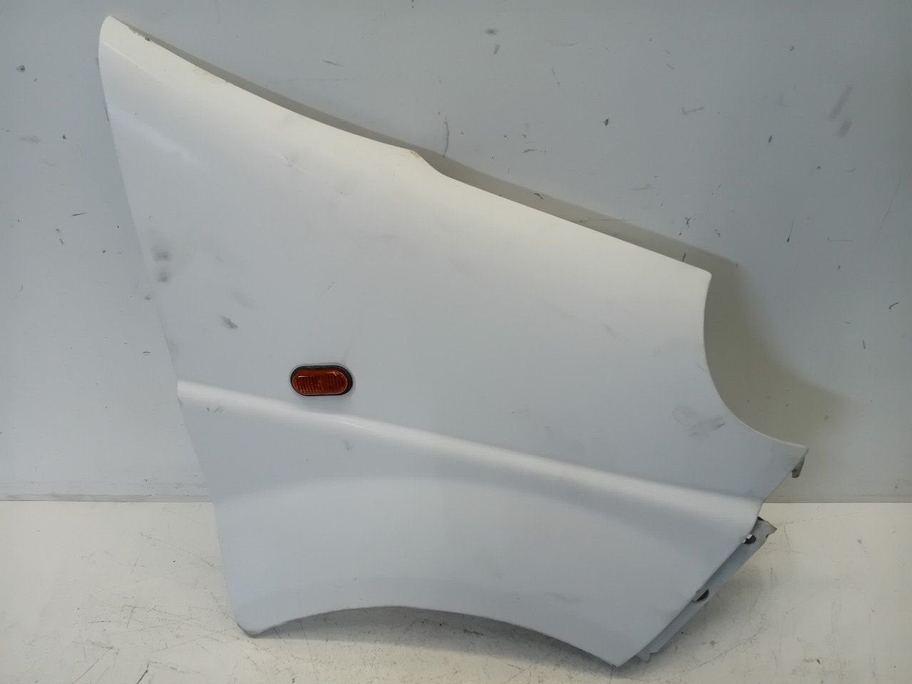 Voorscherm rechts Nissan Primastar, Onderdelen@venauto.nl, Van der Ven Autorecycling B.V., Gebruikt, Ettenseweg 76, 4706 PB Roosendaal, The Netherlands