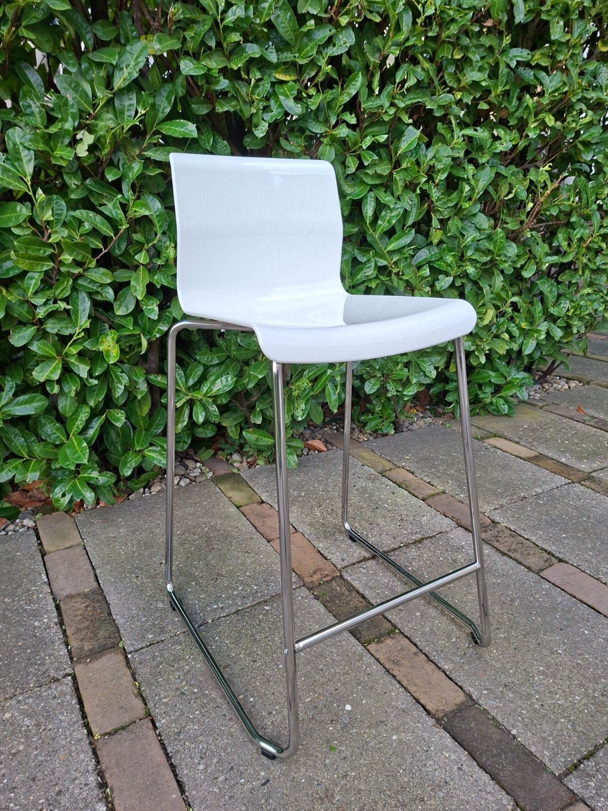 Ikea Glenn barkruk wit met chroom onderstel, Huis en Inrichting, Ophalen, Met voetsteun, 60 tot 90 cm, 1 kruk