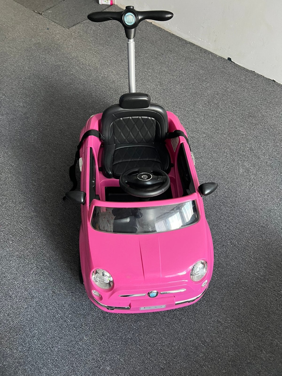 Roze Fiat 500 loopauto met duwstang, Ophalen, Gebruikt