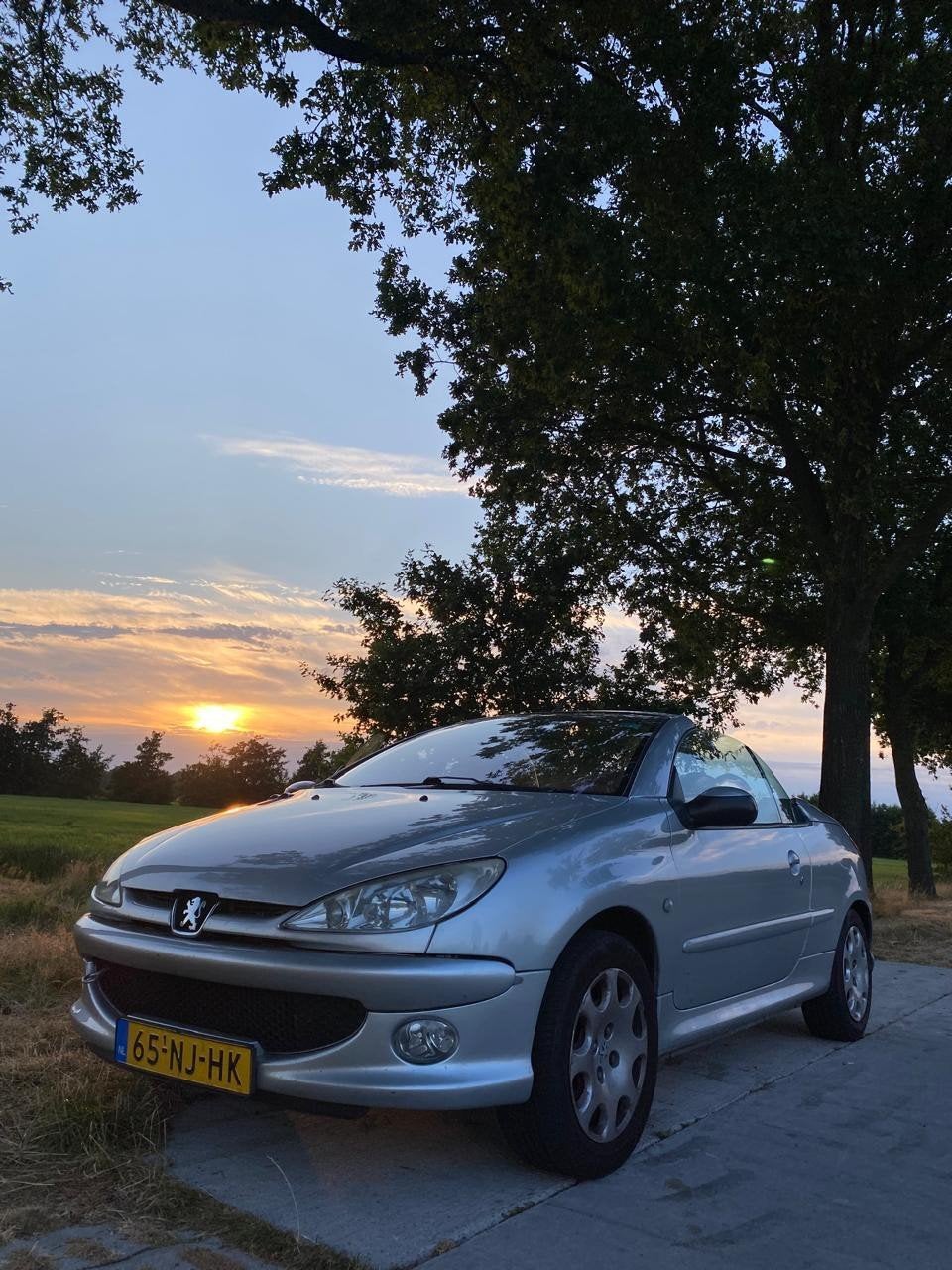 Peugeot 206 CC 1.6 Cabrio | Rijdt nog | APK tot 29-07-2026, Auto's, Voorwielaandrijving, Zwart, 4 cilinders, Cabriolet