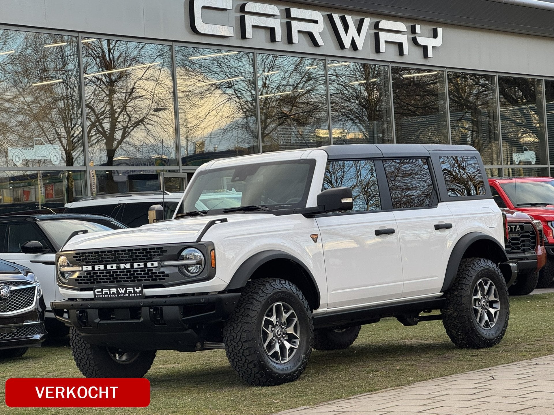 Ford Bronco AWD 2.7L V6 BADLANDS (bj 2025), Auto's, Gebruikt, Zwart, 320 pk, Wit