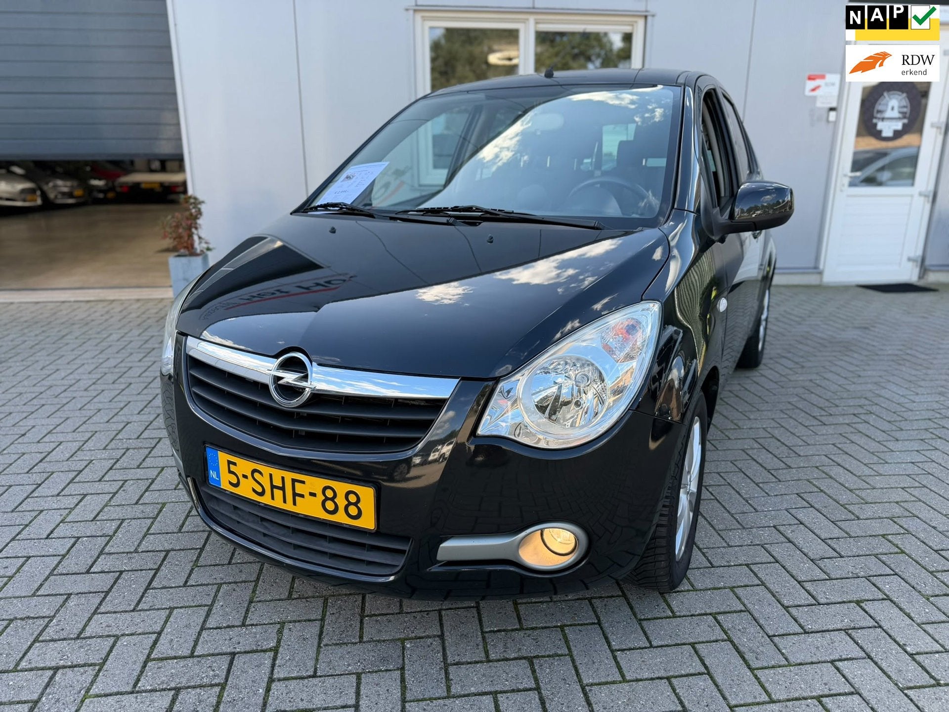 Opel Agila 1.0 Berlin airco koud boekjes, Auto's, Voorwielaandrijving, Gebruikt, 31 €/maand, Origineel Nederlands