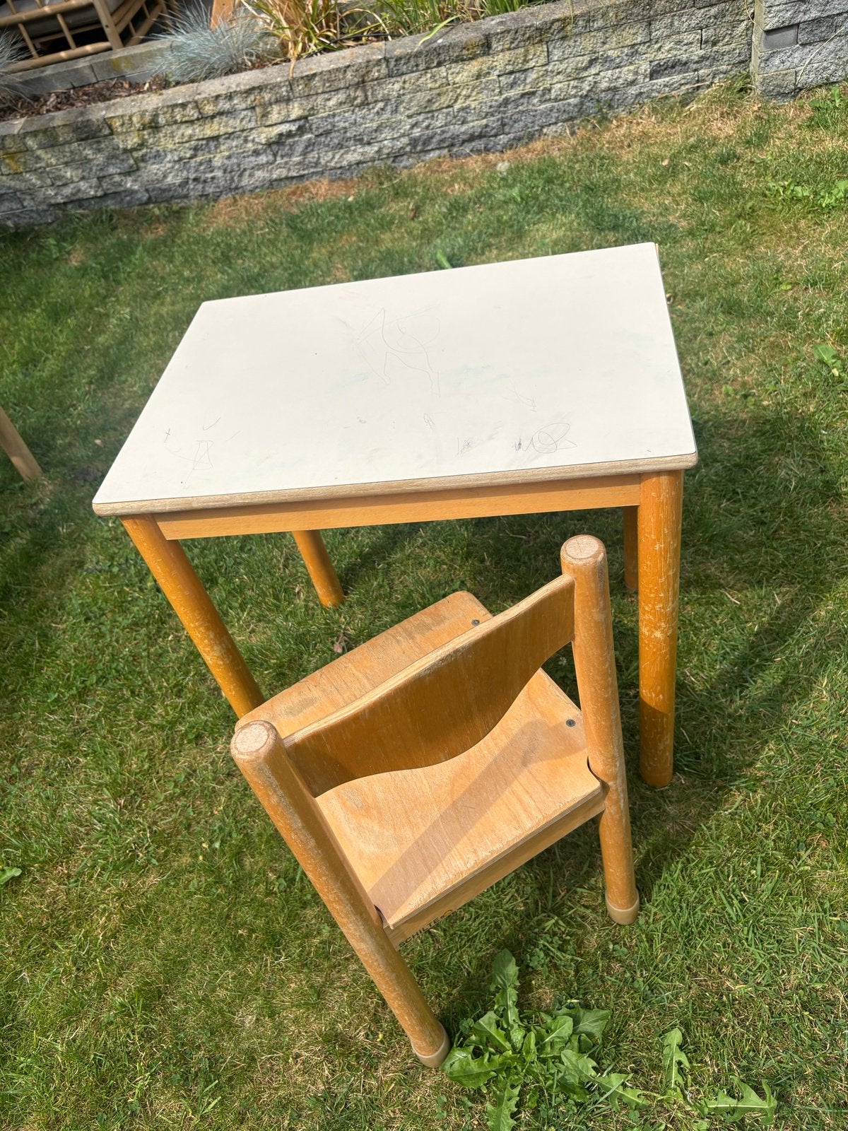 Kinderbureau en stoel - Schilte (schoolmeubilair), Kinderen en Baby's, Kinderkamer | Tafels en Stoelen, Ophalen, Gebruikt, Tafel(s) en Stoel(en)