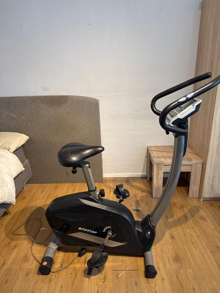 Hometrainer Sportop B800 - Perfect voor thuisworkouts, Sport en Fitness, Ophalen, Zo goed als nieuw, Metaal, Benen