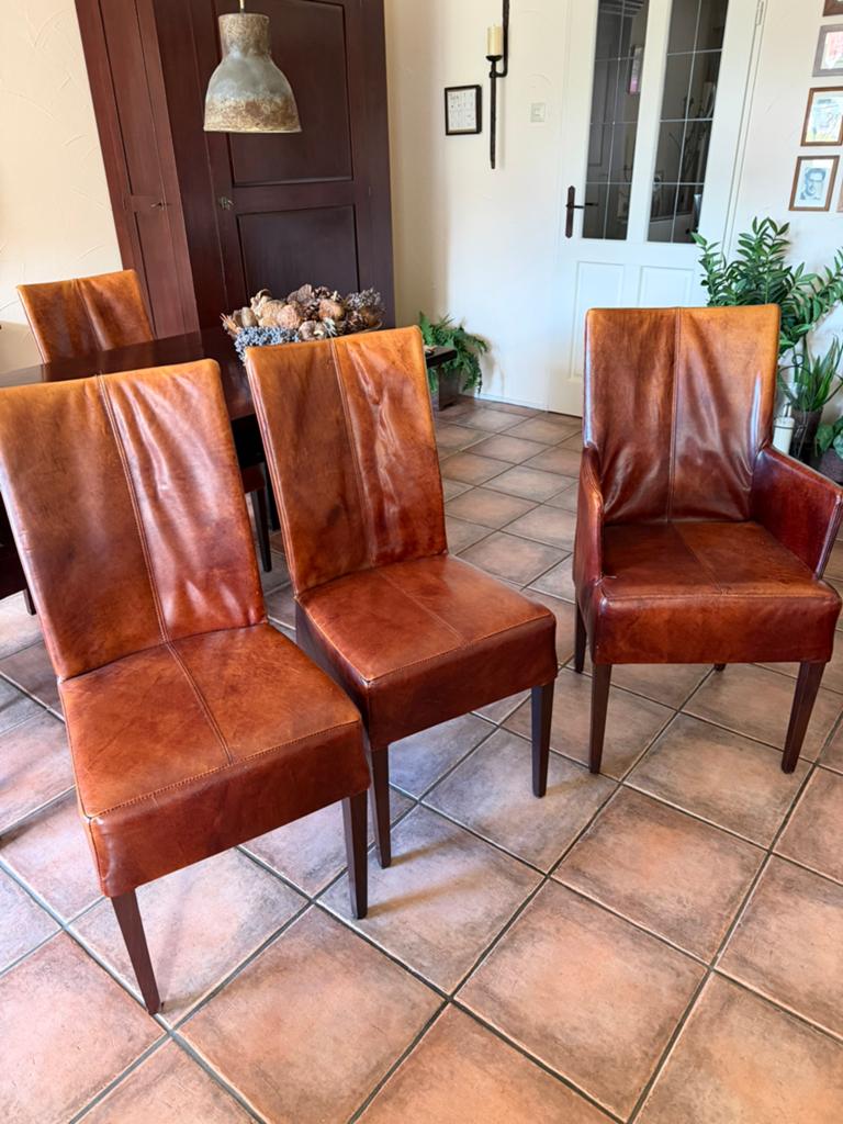 2 Leren eetkamerstoelen met leuning4 zonder armleuning, Huis en Inrichting, Stoelen, Gebruikt, Bruin, Leer, Ophalen of Verzenden