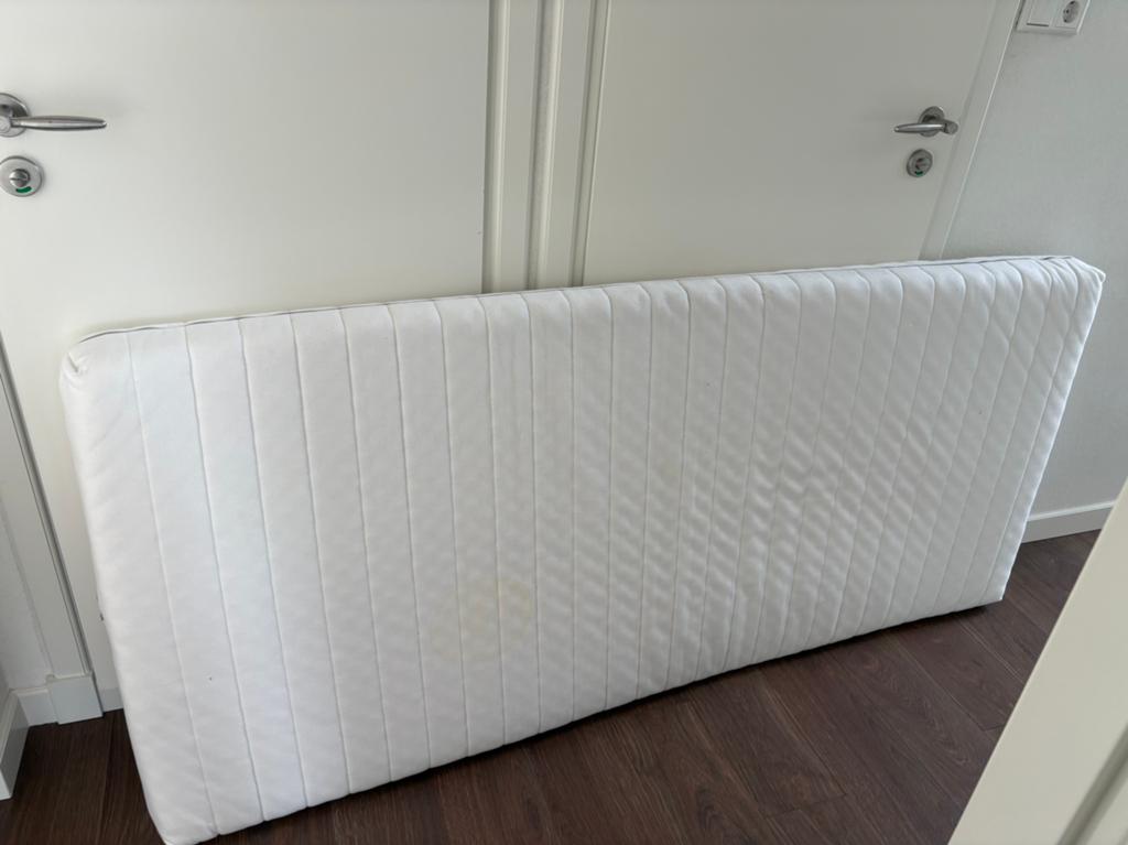 Matras Malfors Ikea90x200 met topper Uttu (6cm dik) te koop., Huis en Inrichting, Slaapkamer | Matrassen en Bedbodems, Ophalen