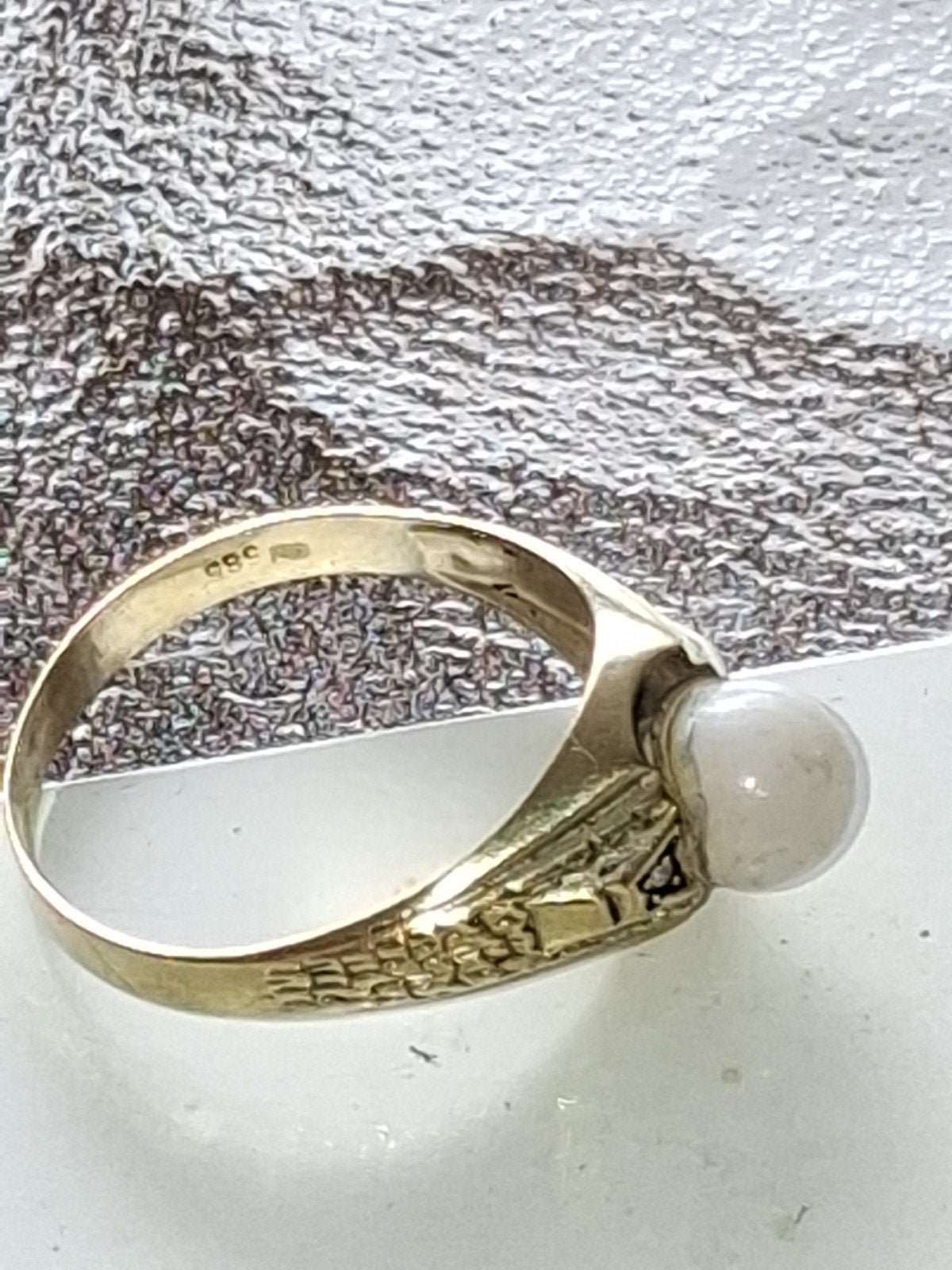 14 karaat gouden ring met 2 dametjes. Maat 19.5, Ophalen of Verzenden, Goud, Ring