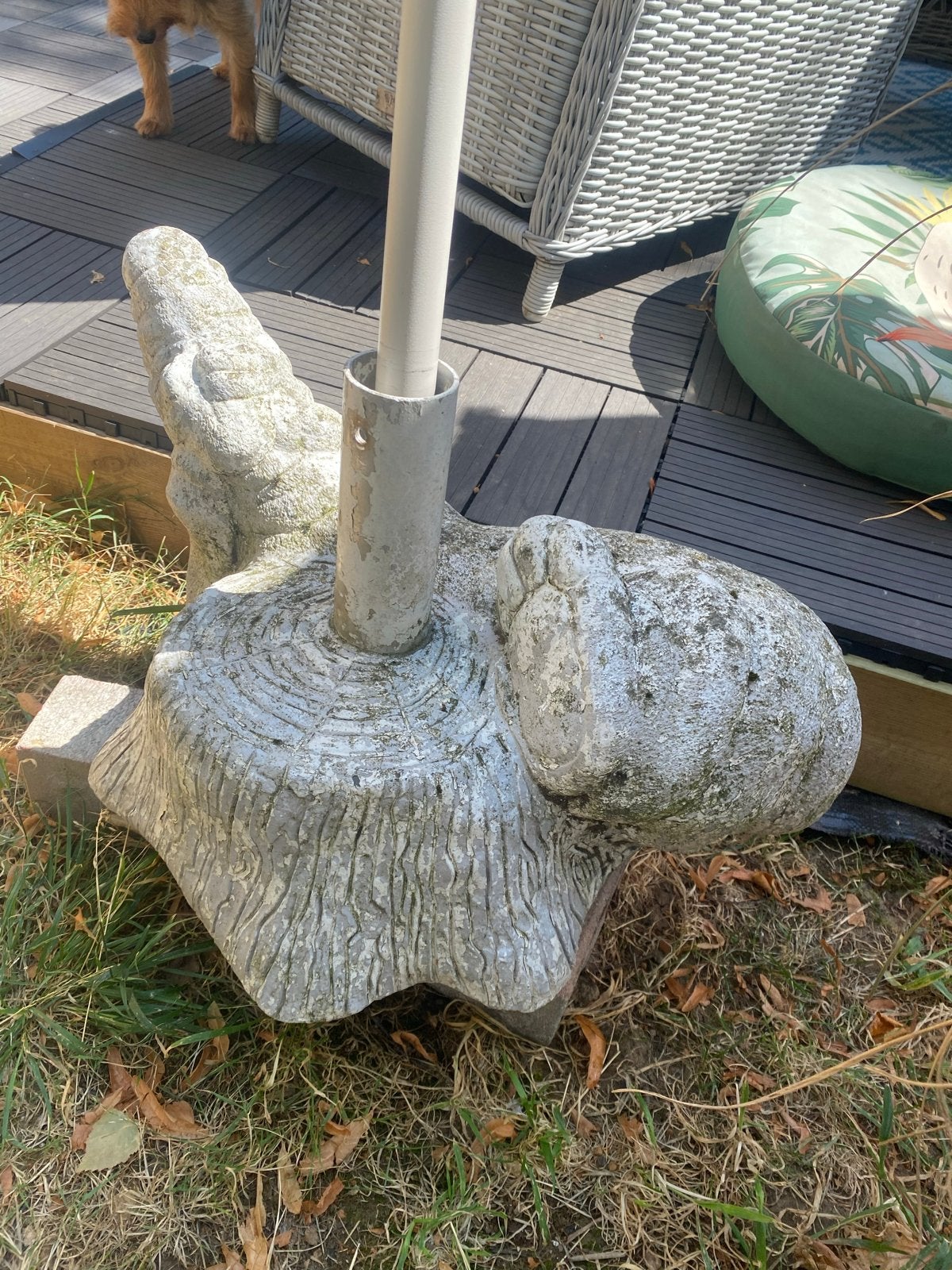 Parasolvoet in de vorm van een plassende hond gratis, Tuin en Terras, Ophalen, Gebruikt, Minder dan 1 meter, Parasolvoet