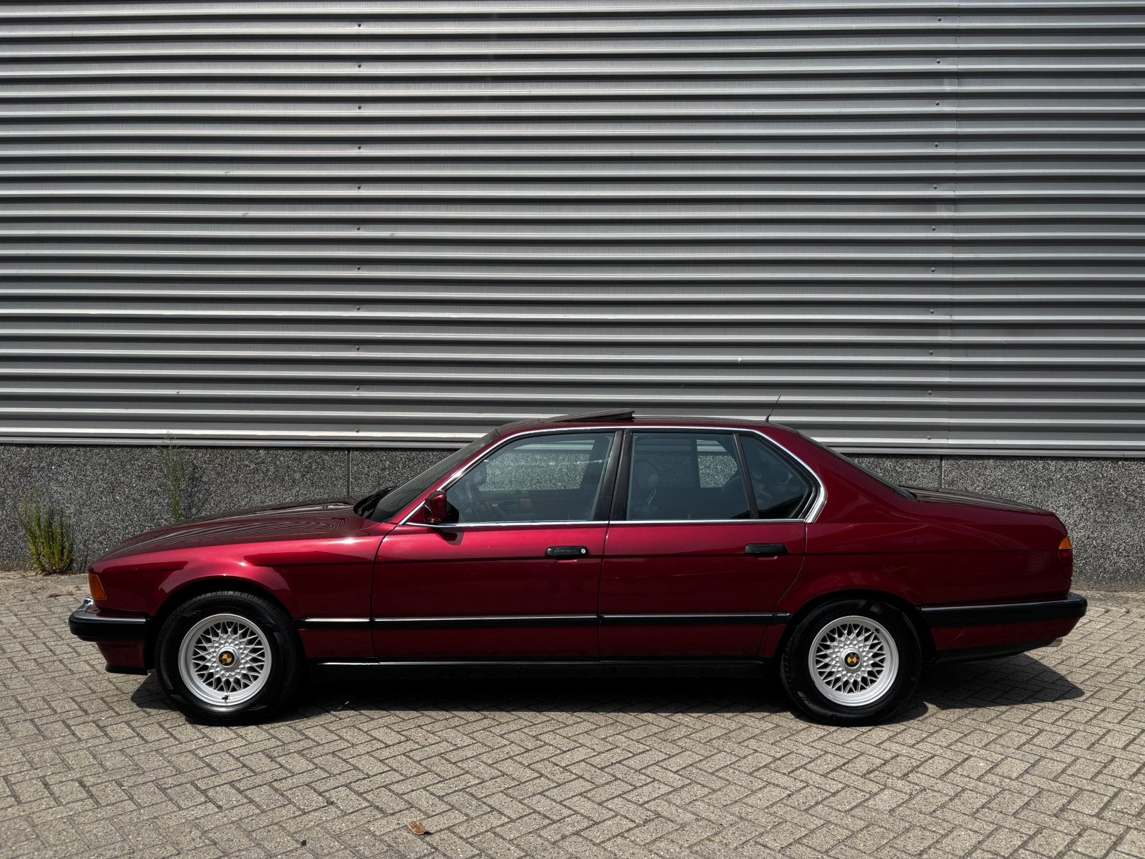 BMW 735i E32 handbak 1991 Calypsorood, geen roest!, Auto's, Achterwielaandrijving, Zwart, Leder, Bedrijf